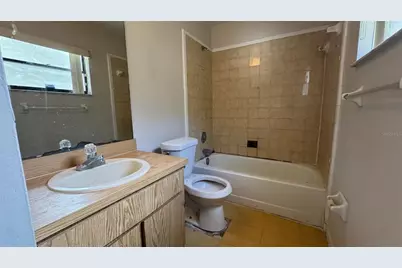 762 Kings Cove Court, Orlando, FL 32807 - Photo 10