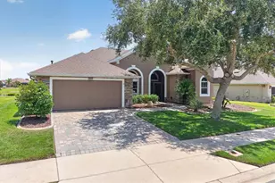 8920 Bridgeport Bay Cir, Mount Dora, FL 32757 - Photo 4
