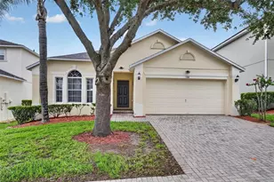 124 Lancaster Dr, Davenport, FL 33897 - Photo 2