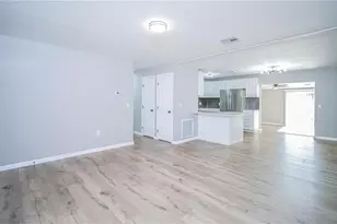 400 Pennsylvania Ave, Fruitland Park, FL 34731 - Photo 8