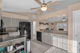 418 Grovepark Dr, Davenport, FL 33837 - Photo 6