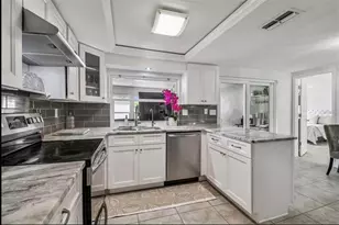 7519 Holly Lake Ln, New Port Richey, FL 34653 - Photo 8