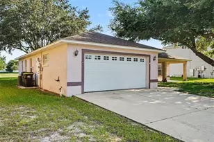 121 Shaddock Dr, Auburndale, FL 33823 - Photo 2