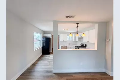 2596 38th Avenue N, Saint Petersburg, FL 33713 - Photo 6