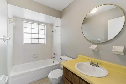 710 N Sinclair Avenue, Tavares, FL 32778 - Photo 18