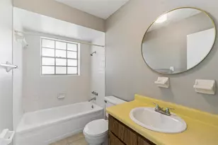 710 N Sinclair Ave, Tavares, FL 32778 - Photo 18