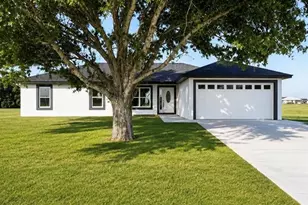 7016 Golf Club Dr, Sebring, FL 33876 - Photo 2