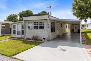 477 Marina Ln, Tavares, FL 32778 - Photo 2