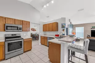 1006 Clear Creek Cir, Clermont, FL 34714 - Photo 14
