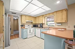 1351 Cr 482N, Lake Panasoffkee, FL 33538 - Photo 12