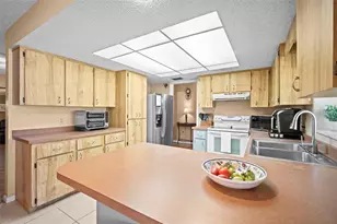 1351 Cr 482N, Lake Panasoffkee, FL 33538 - Photo 14
