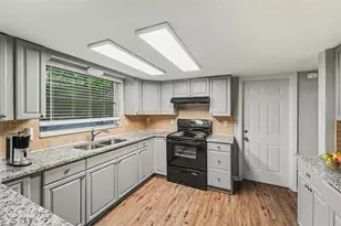 9540 Rainbow Ln, Port Richey, FL 34668 - Photo 4