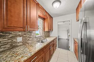 5818 Flori Ln, Orlando, FL 32808 - Photo 10
