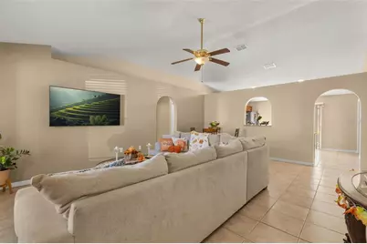 374 Colonade Court, Kissimmee, FL 34758 - Photo 4