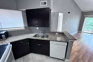 1916 Lake Atriums Cir, Orlando, FL 32839 - Photo 4