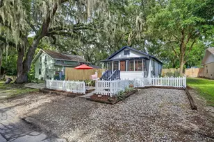 140 N Johns St, Mount Dora, FL 32757 - Photo 2