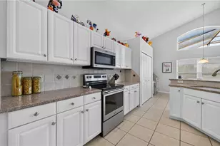 213 Spanish Moss Rd, Davenport, FL 33837 - Photo 12