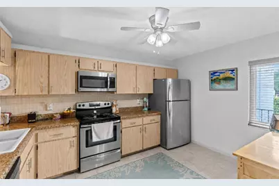 11 Escondido Circle #102, Altamonte Springs, FL 32701 - Photo 4