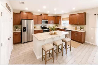 352 Blue Lake Circle, Kissimmee, FL 34758 - Photo 2