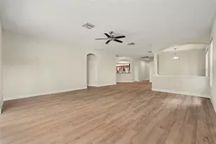 453 Westchester Hills Ln, Valrico, FL 33594 - Photo 6