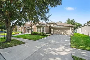 453 Westchester Hills Ln, Valrico, FL 33594 - Photo 2