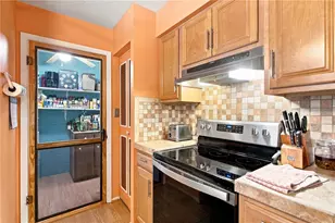 7723 Avonwood Ct, Orlando, FL 32810 - Photo 10