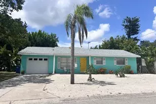 8218 43rd Ave W, Bradenton, FL 34209 - Photo 2