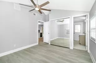 5401 43rd Terrace N, Saint Petersburg, FL 33709 - Photo 16