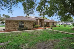 1302 Lydia Dr, Deltona, FL 32725 - Photo 2