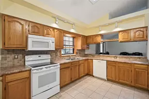 1302 Lydia Dr, Deltona, FL 32725 - Photo 20