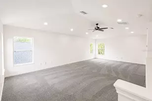 15430 Lake Bella Vista Dr, Tampa, FL 33625 - Photo 10