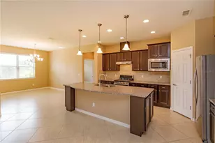 672 Cordoba Dr, Davenport, FL 33837 - Photo 2