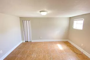 812 W Livingston St, Orlando, FL 32805 - Photo 2