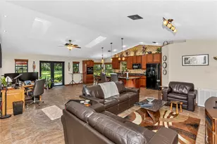 202 Pebble Ct, Deltona, FL 32725 - Photo 10