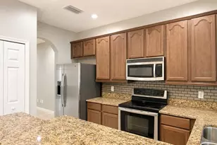 4851 Fiorazante Ave, Orlando, FL 32839 - Photo 4