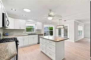 7592 SE 170th Longview Ln, The Villages, FL 32162 - Photo 16