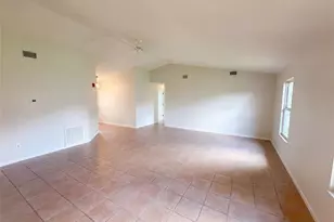 1061 Hunt St NW, Palm Bay, FL 32907 - Photo 8