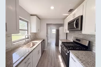 2096 W Atmore Circle, Deltona, FL 32725 - Photo 2