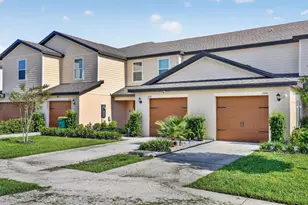 1556 Wynford Cir, Tavares, FL 32778 - Photo 6
