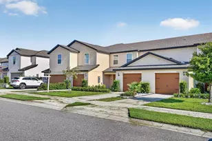 1556 Wynford Cir, Tavares, FL 32778 - Photo 4