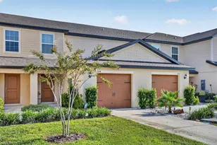 1556 Wynford Cir, Tavares, FL 32778 - Photo 2