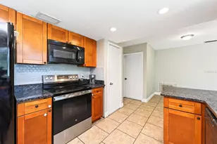 6045 Wedgewood Cir, Orlando, FL 32808 - Photo 8