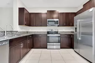 9640 Mulberry Marsh Ln, Sun City Center, FL 33573 - Photo 6