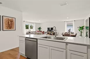 6107 Swamp Bay Dr, Edgewater, FL 32141 - Photo 4