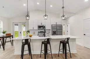 221 S Sunset Ave, Mascotte, FL 34753 - Photo 8