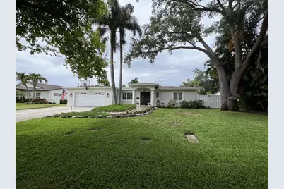 146 Giralda Boulevard NE, Saint Petersburg, FL 33704 - Photo 2