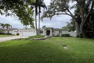 146 Giralda Blvd NE, Saint Petersburg, FL 33704 - Photo 2