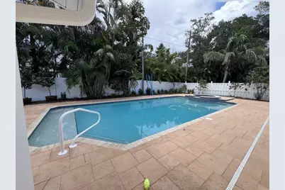 146 Giralda Boulevard NE, Saint Petersburg, FL 33704 - Photo 10