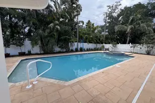 146 Giralda Blvd NE, Saint Petersburg, FL 33704 - Photo 10