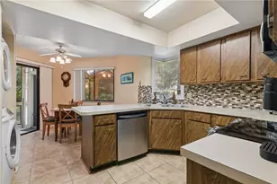 35 Fairways Cir, Palm Coast, FL 32137 - Photo 10